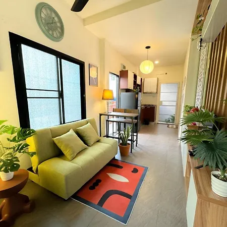 No1 Tiny Townhouse Near Saturday Night Market